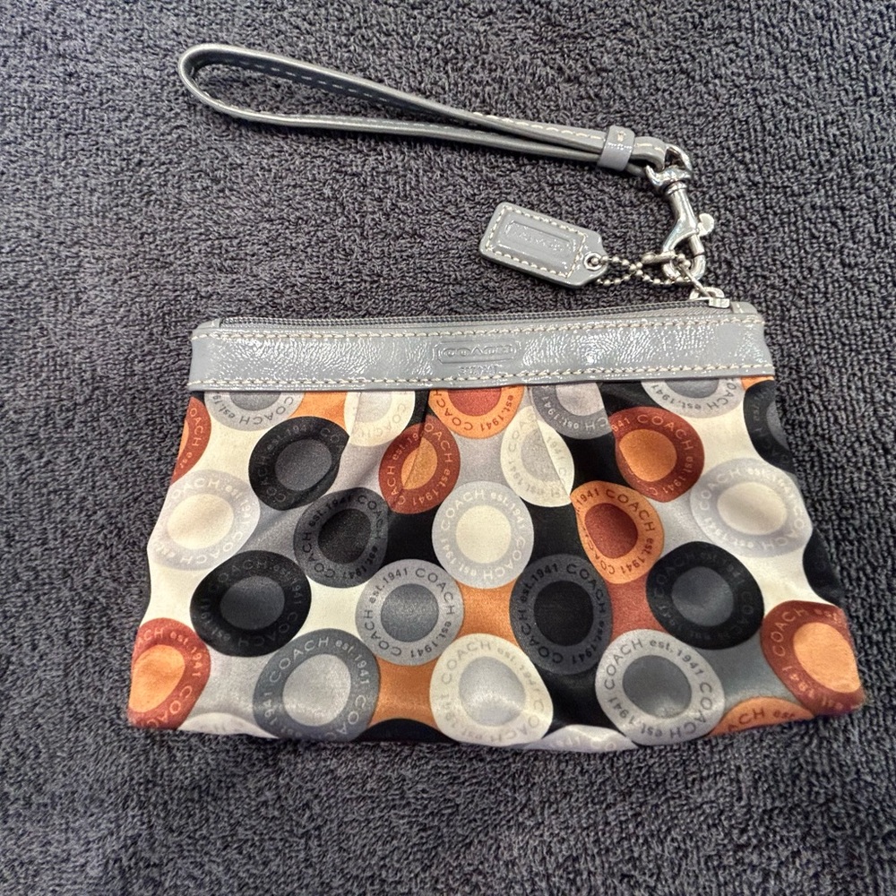 Authentic COACH Coach Soho Snaphead Multicolor Purse Wristlet Zip Top Wallet